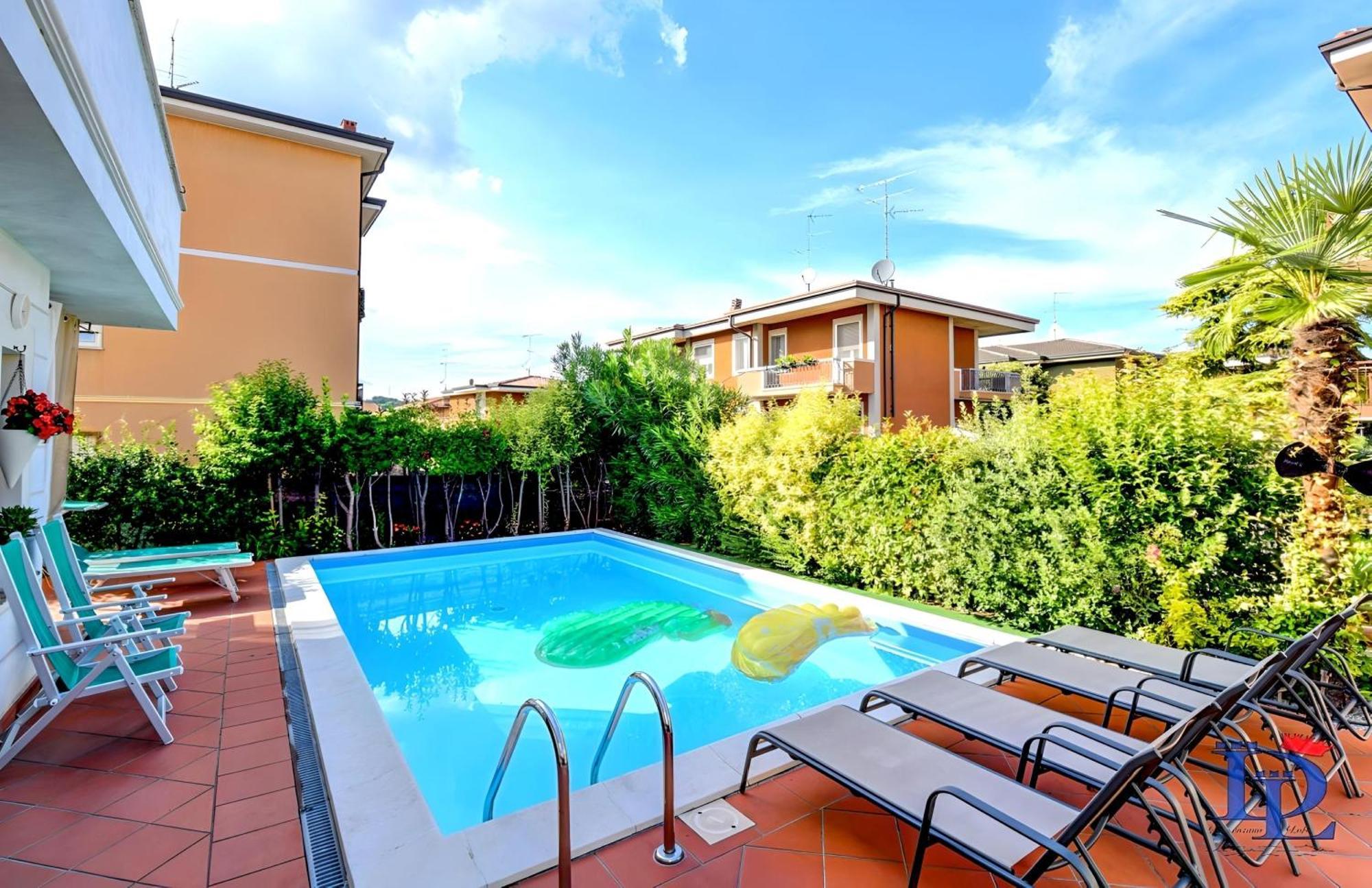 Desenzanoloft Official Partner Marriott Homes & Villas - Garden & Pool Desenzano del Garda Exterior foto